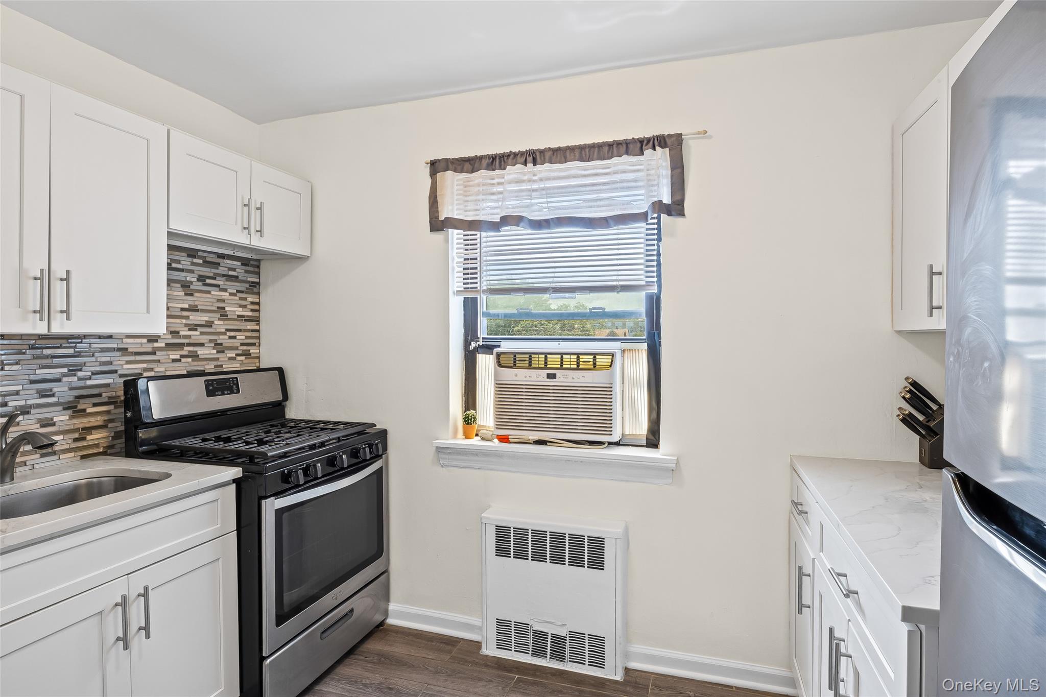 #3 photo, 147-10 84th Road, クイーンズ区 Briarwood , NY 11435