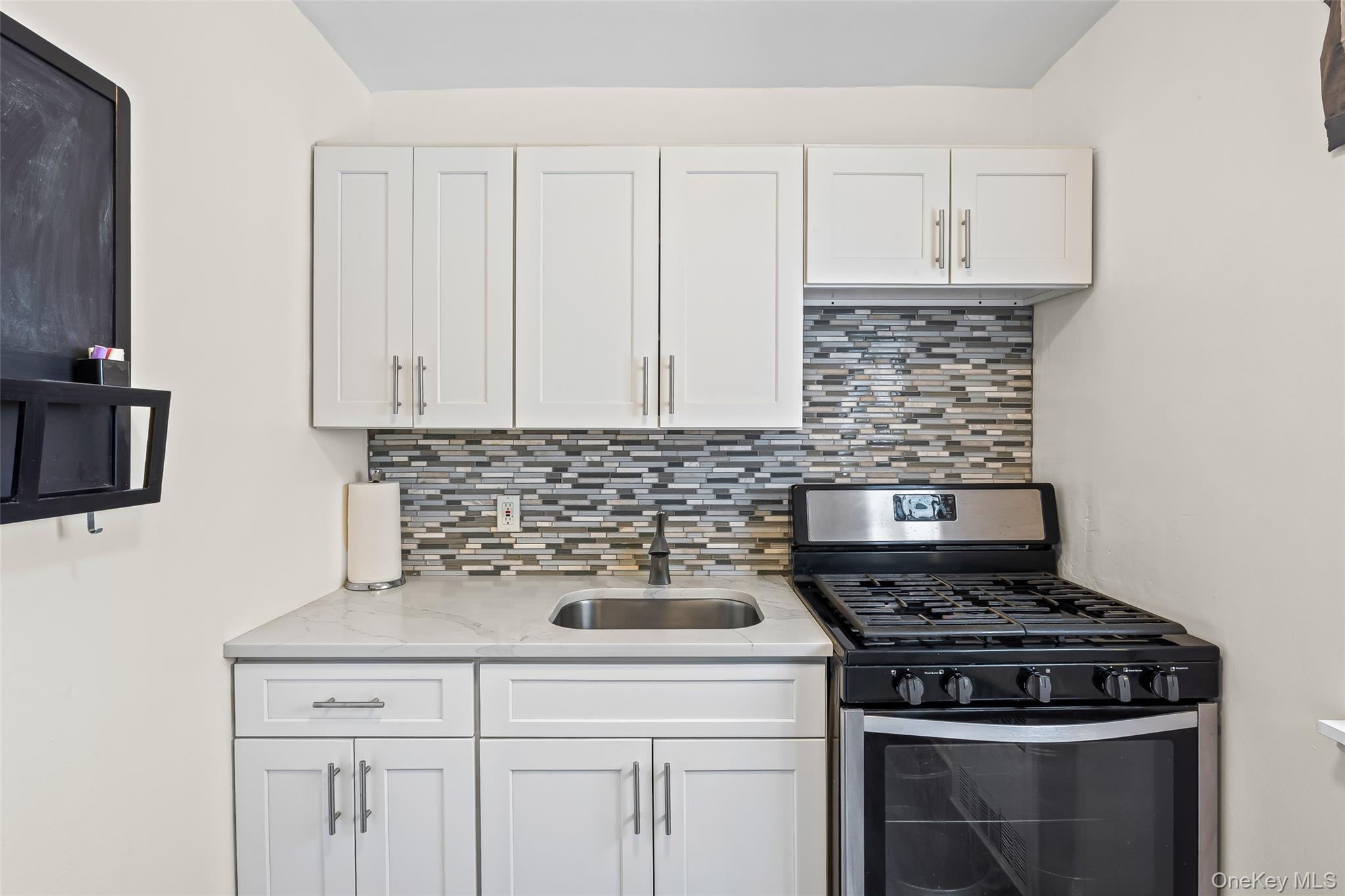 #4 photo, 147-10 84th Road, クイーンズ区 Briarwood , NY 11435