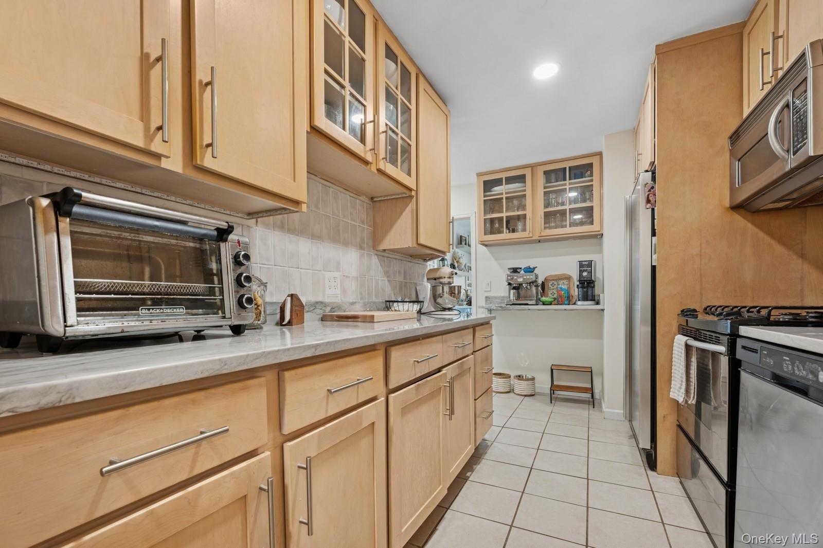 #13 photo, 410 E Broadway, Long Beach , NY 11561