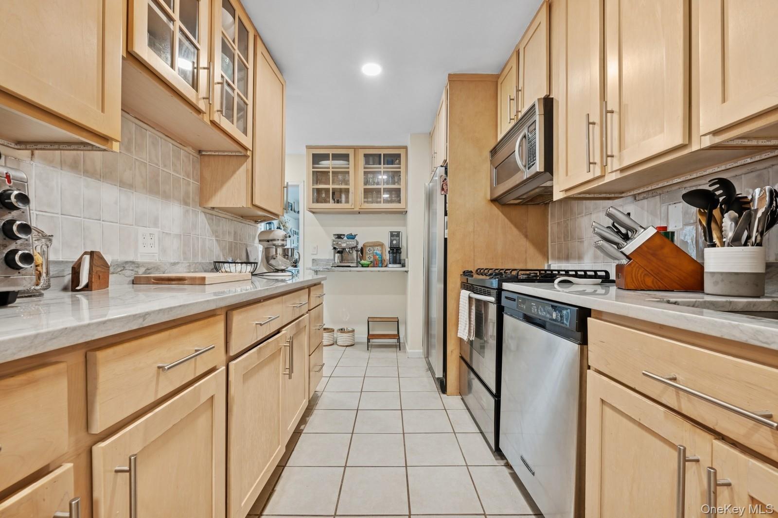 #14 photo, 410 E Broadway, Long Beach , NY 11561