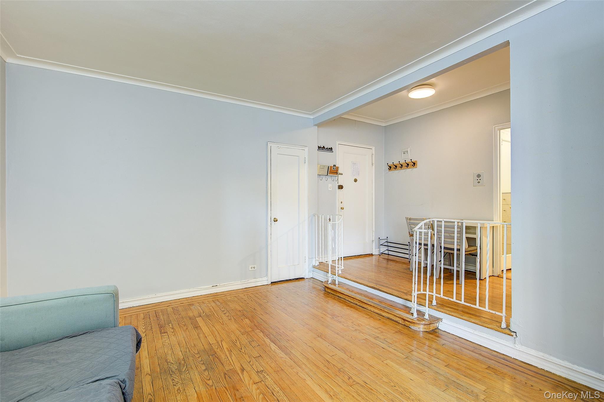 #11 photo, 77-14 113th Street, クイーンズ区 Forest Hills , NY 11375