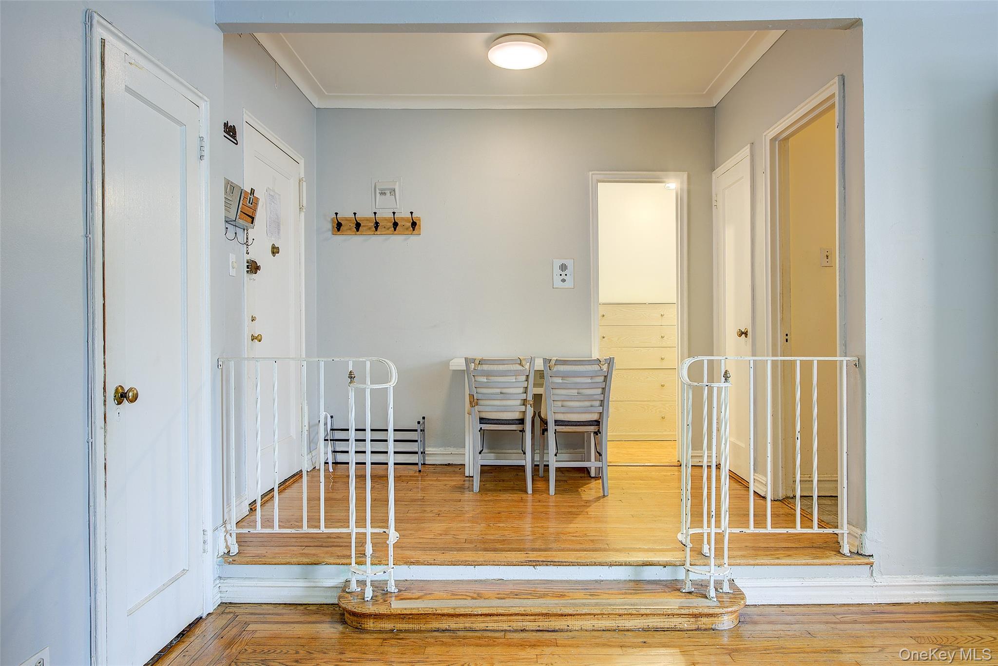 #12 photo, 77-14 113th Street, クイーンズ区 Forest Hills , NY 11375