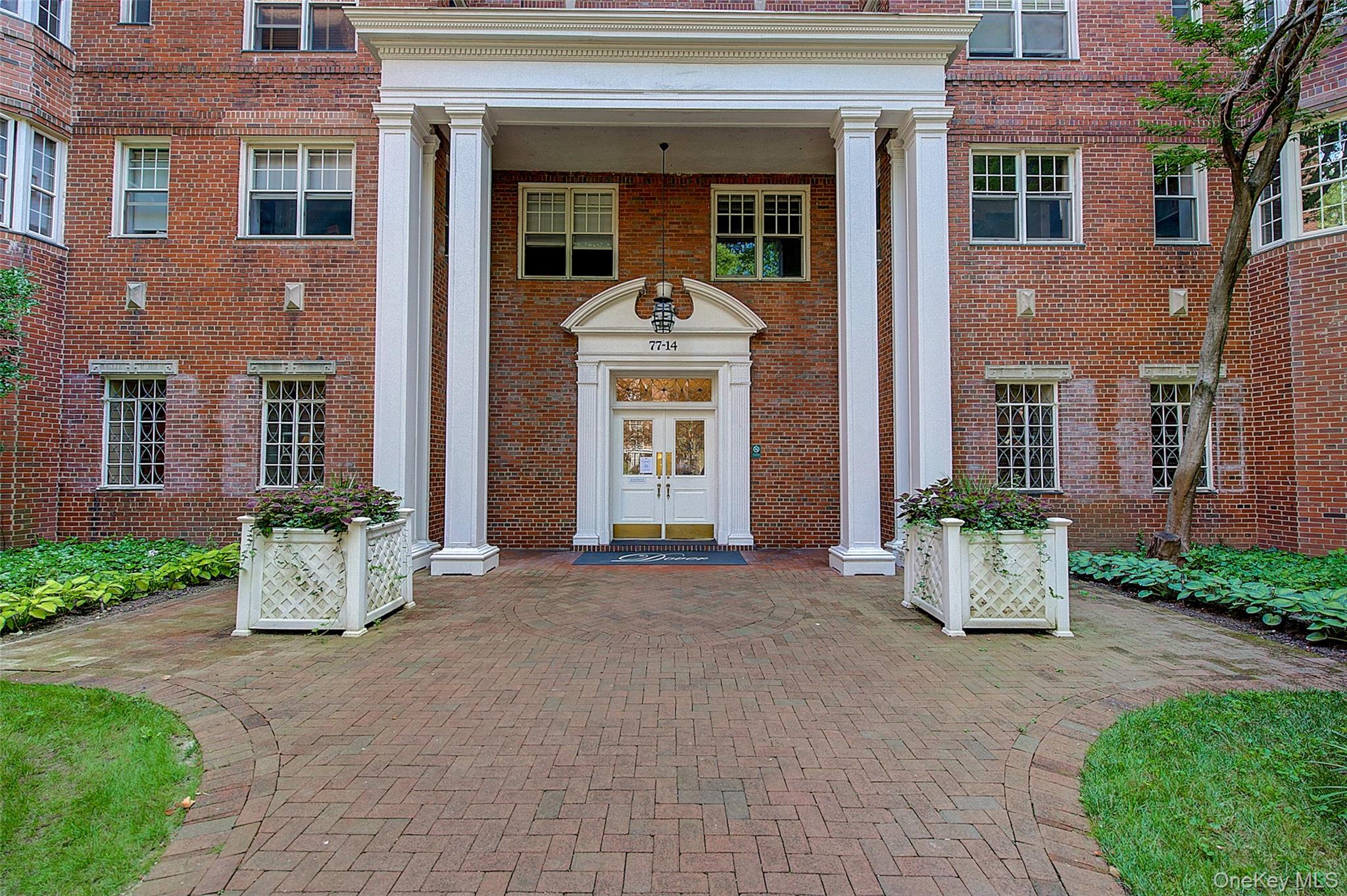 #16 photo, 77-14 113th Street, クイーンズ区 Forest Hills , NY 11375