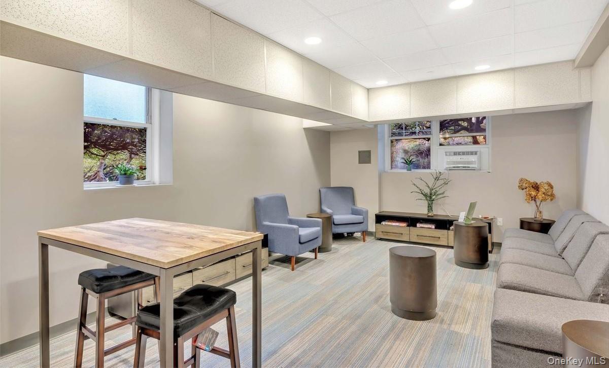 #18 photo, 77-14 113th Street, クイーンズ区 Forest Hills , NY 11375