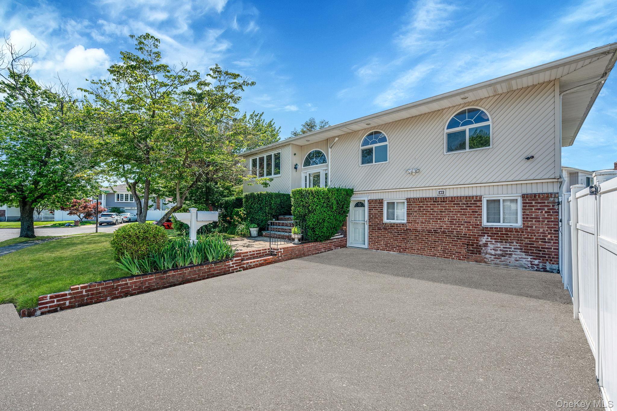 #1 photo, 1 Mason Court, Levittown , NY 11756