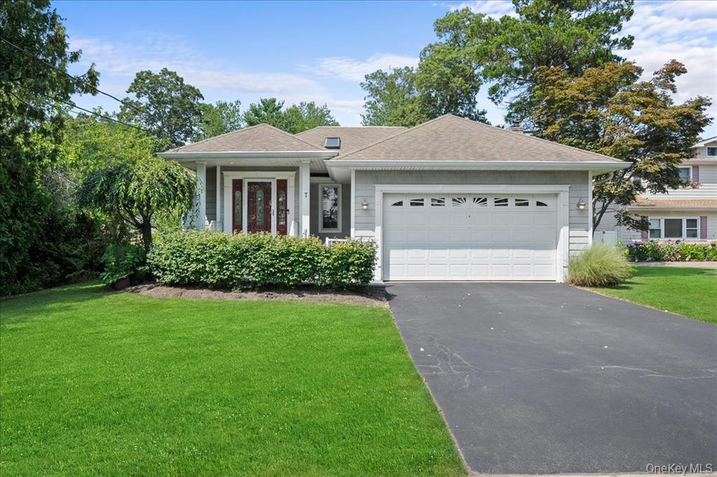 #1 photo, 7 Cantoni Court, North Babylon , NY 11703