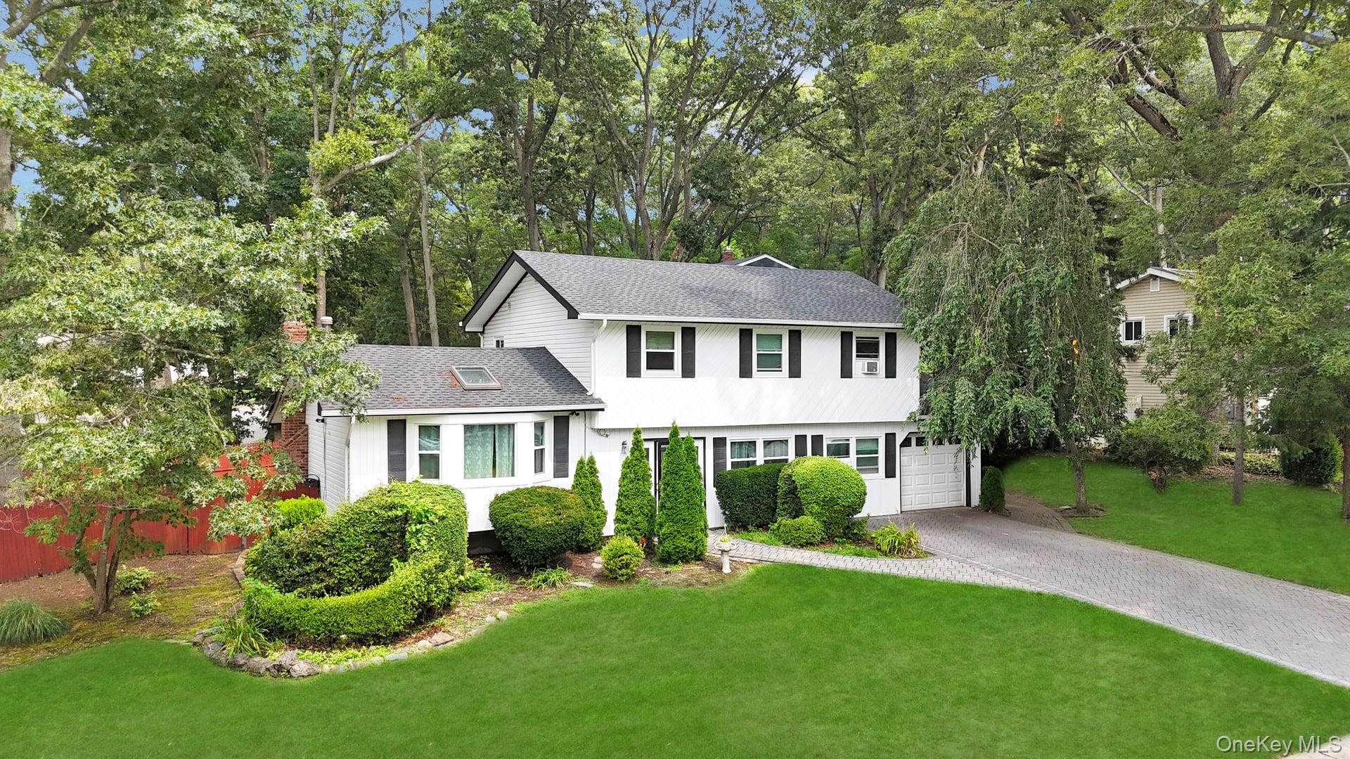 #1 photo, 1 Barrington Drive, Wheatley Heights , NY 11798