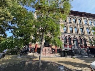 #3 photo, 327 Vernon Avenue, ब्रुकलीन Brooklyn , NY 11206