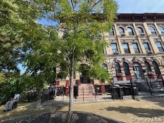 #4 photo, 327 Vernon Avenue, ब्रुकलीन Brooklyn , NY 11206