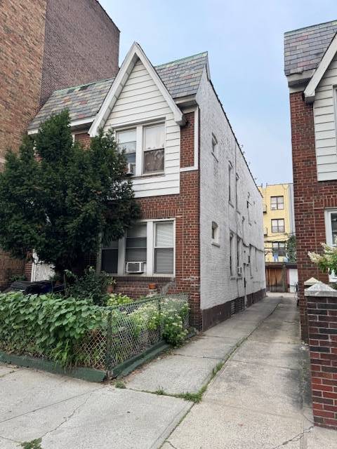 #2 photo, 3529 28th St, Astoria , NY 11106