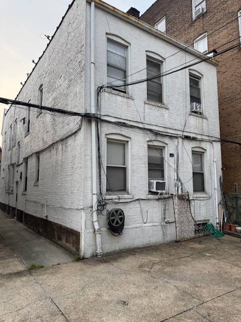 #7 photo, 3529 28th St, Astoria , NY 11106