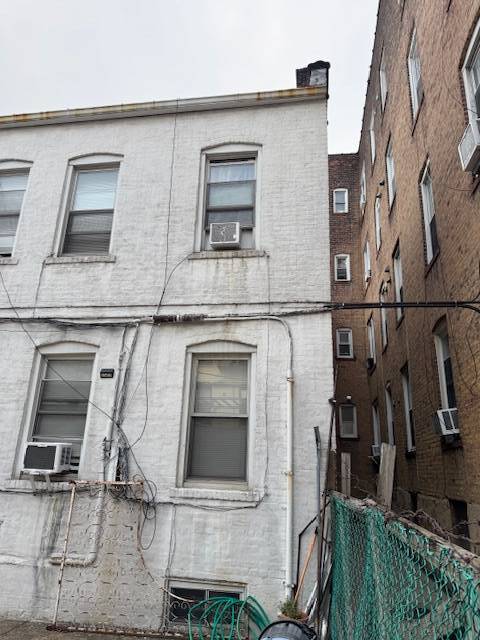 #8 photo, 3529 28th St, Astoria , NY 11106