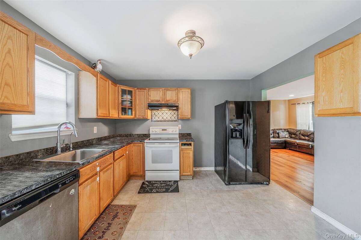 #4 photo, 905 Doane Avenue, 東長島 Bellport , NY 11713