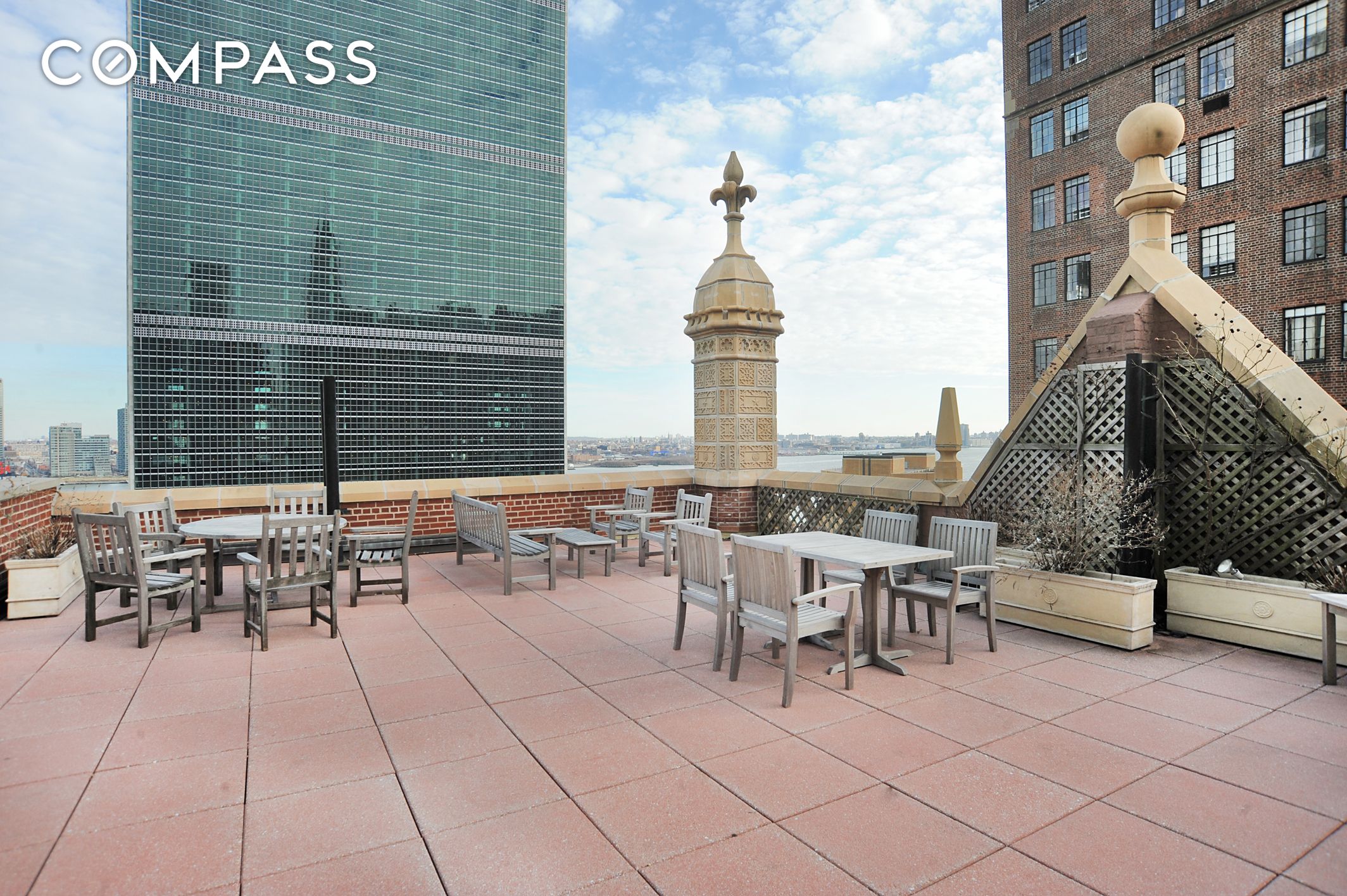 #13 photo, 333 E 43rd Street, マンハッタン Midtown East , NY 10017