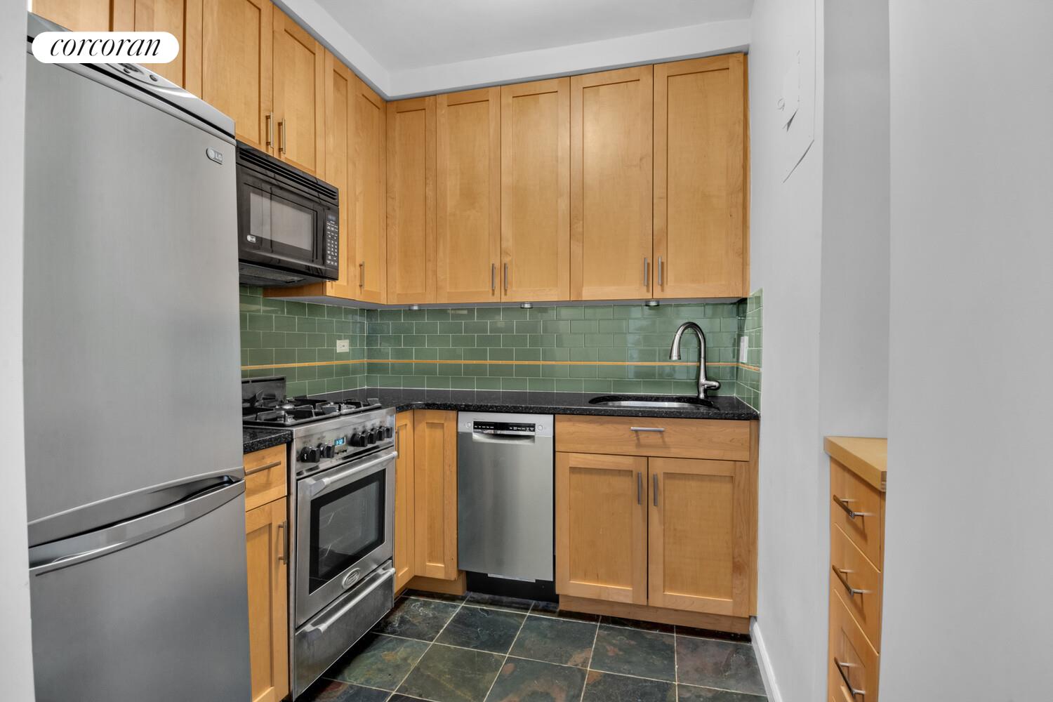 #10 photo, 205 3RD Avenue, マンハッタン Gramercy Park , NY 10003