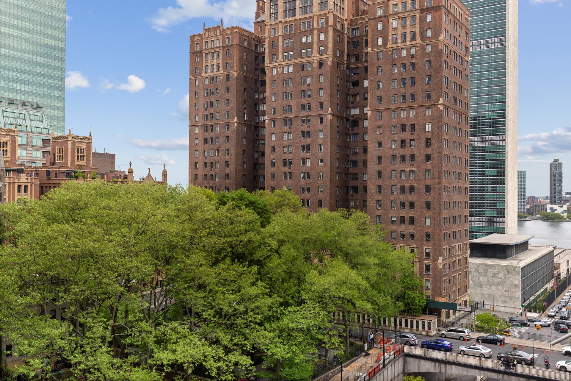 #11 photo, 320 E 42ND Street, マンハッタン Murray Hill , NY 10017