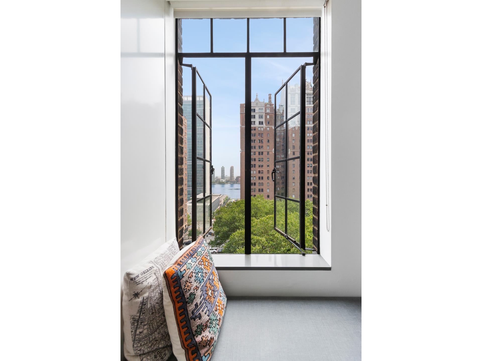 #7 photo, 320 E 42ND Street, マンハッタン Murray Hill , NY 10017