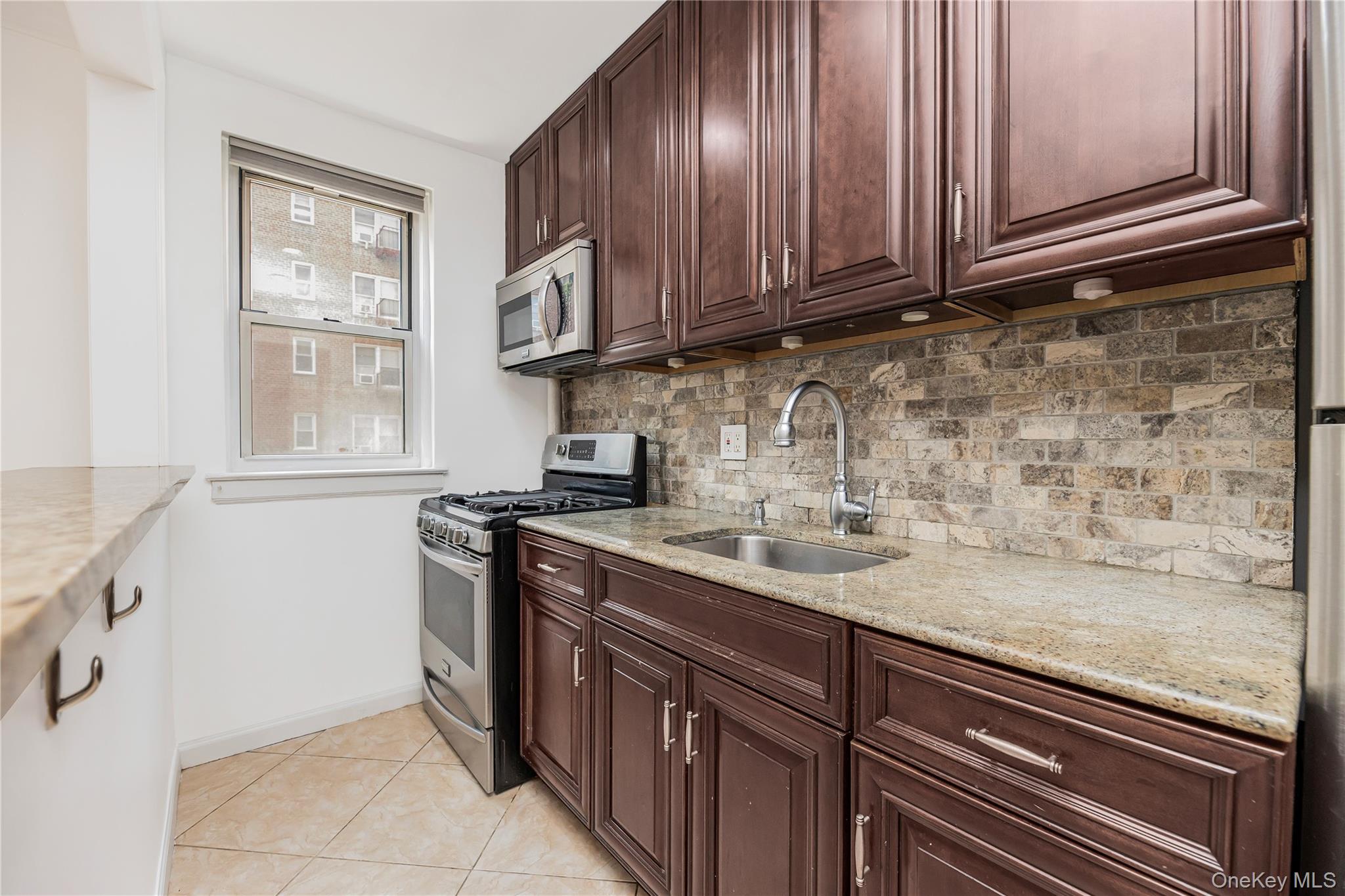 #8 photo, 1 Vincent Road, Bronxville , NY 10708