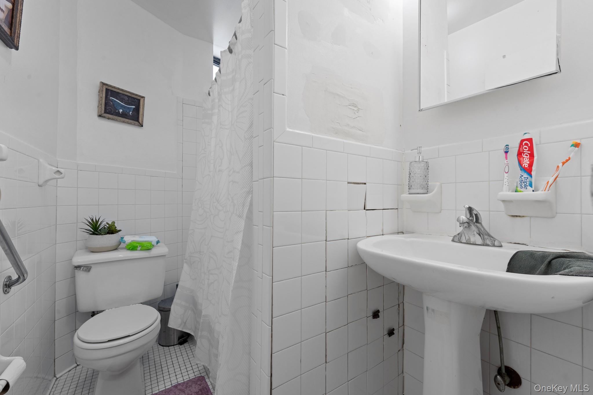 #9 photo, 941 Jerome Avenue, Bronx , NY 10452