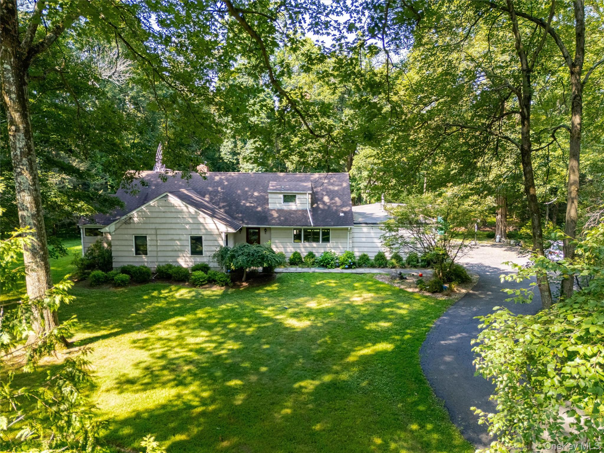 #1 photo, 6 Algonquin Drive, Chappaqua , NY 10514