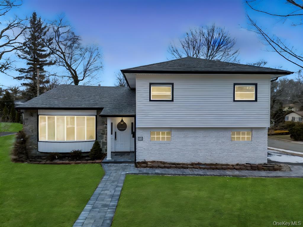 #1 photo, 16 Huckleberry Lane, Oyster Bay , NY 11771