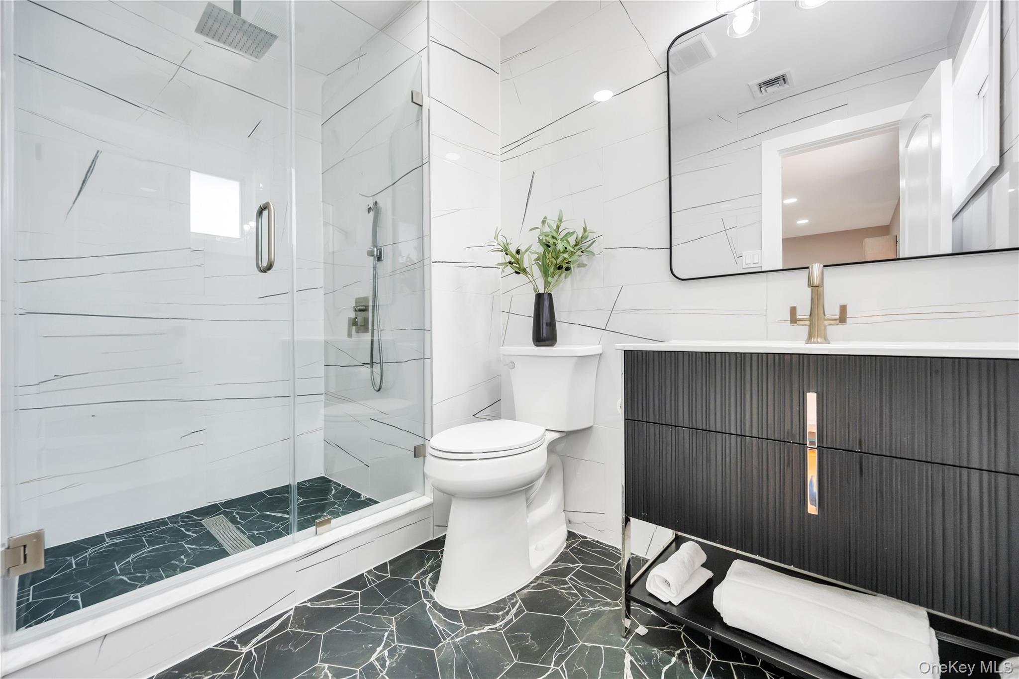 #12 photo, 16 Huckleberry Lane, Oyster Bay , NY 11771