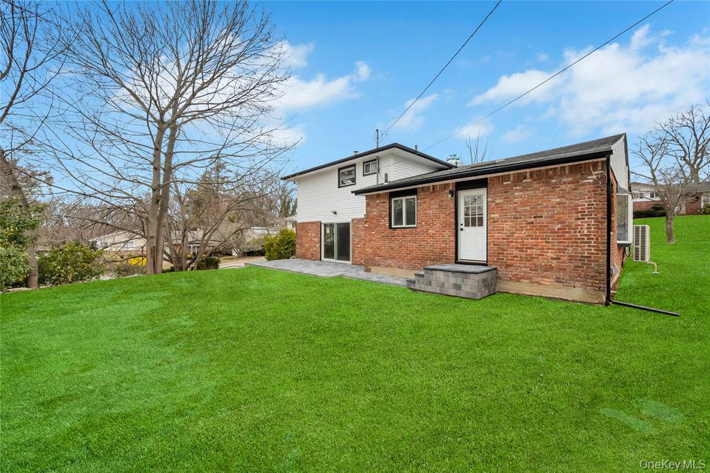 #15 photo, 16 Huckleberry Lane, Oyster Bay , NY 11771