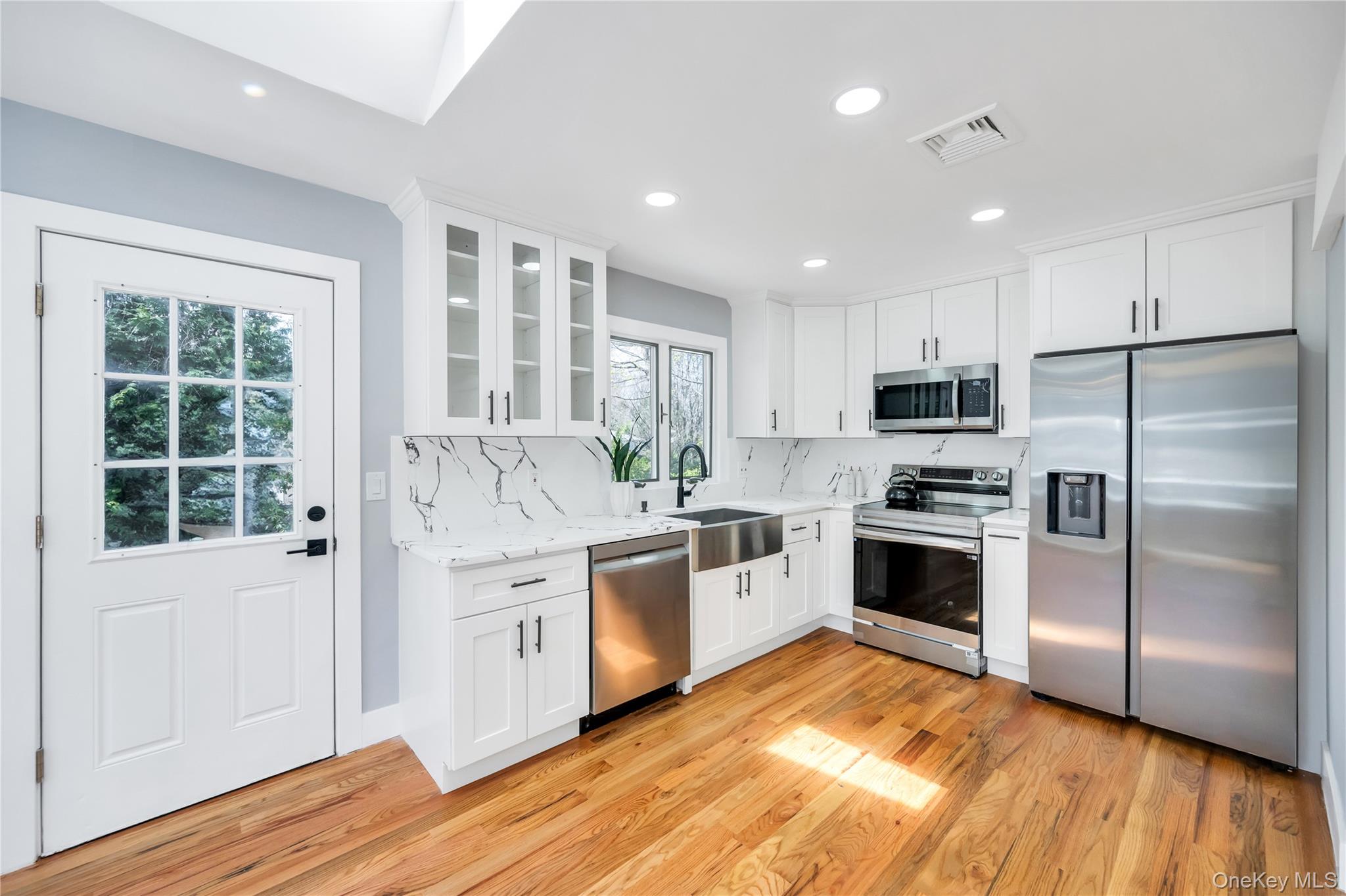 #7 photo, 16 Huckleberry Lane, Oyster Bay , NY 11771