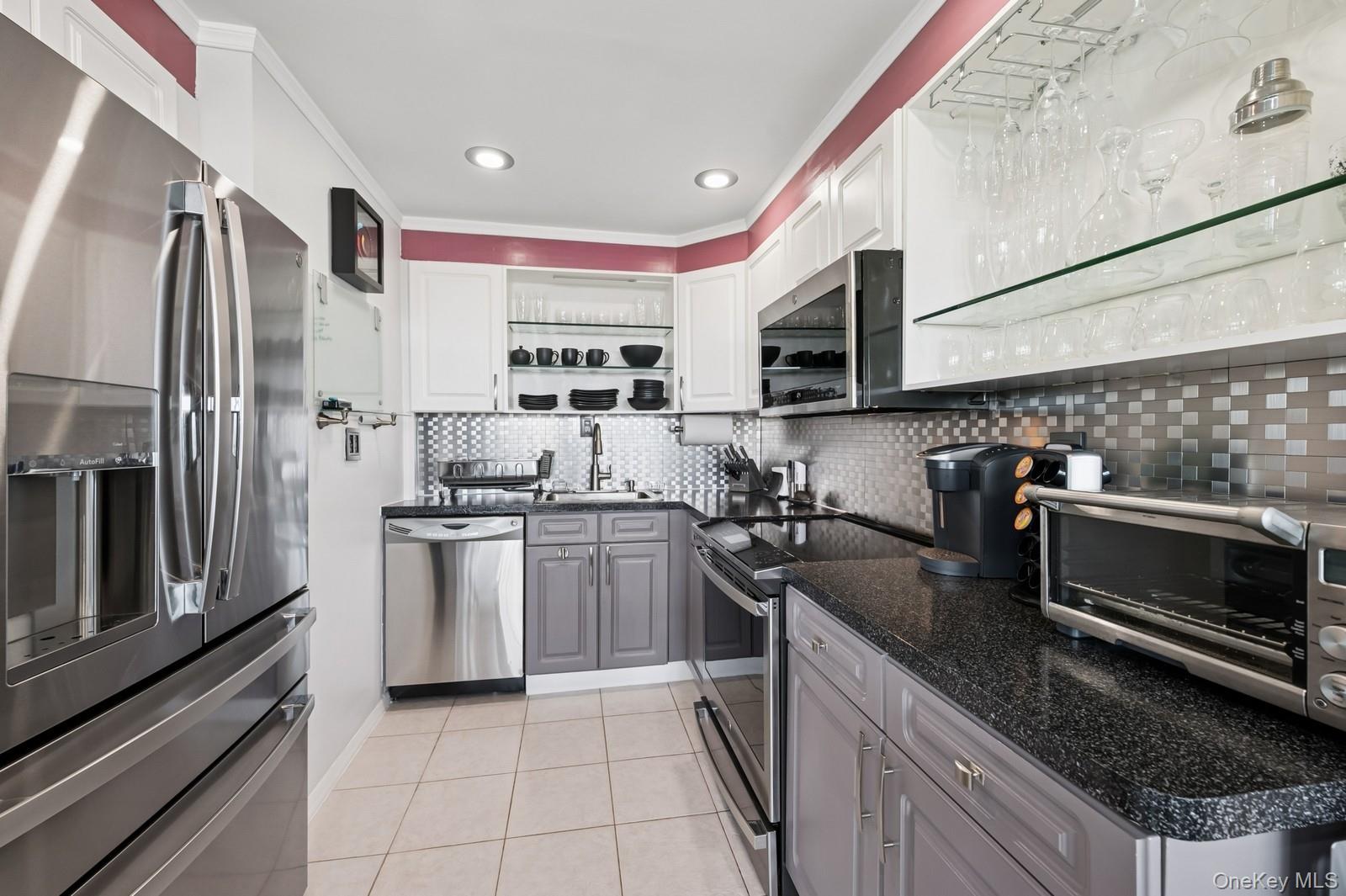 #1 photo, 162-40 9th Avenue, Beechhurst , NY 11357