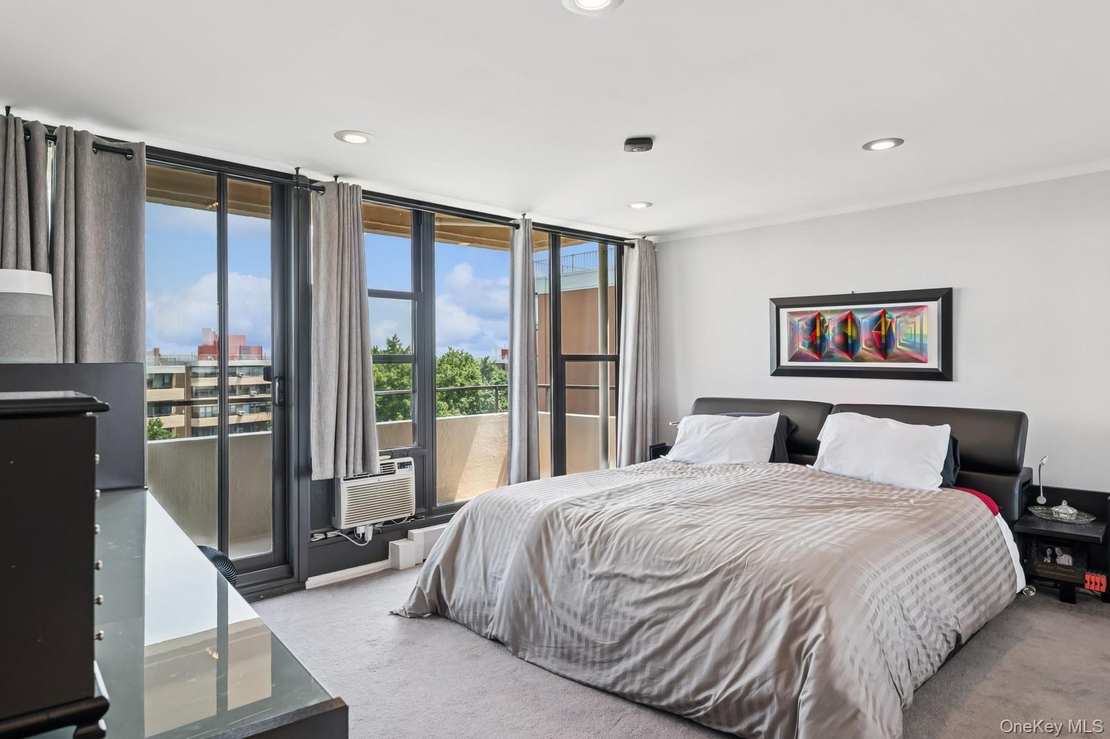 #10 photo, 162-40 9th Avenue, Beechhurst , NY 11357