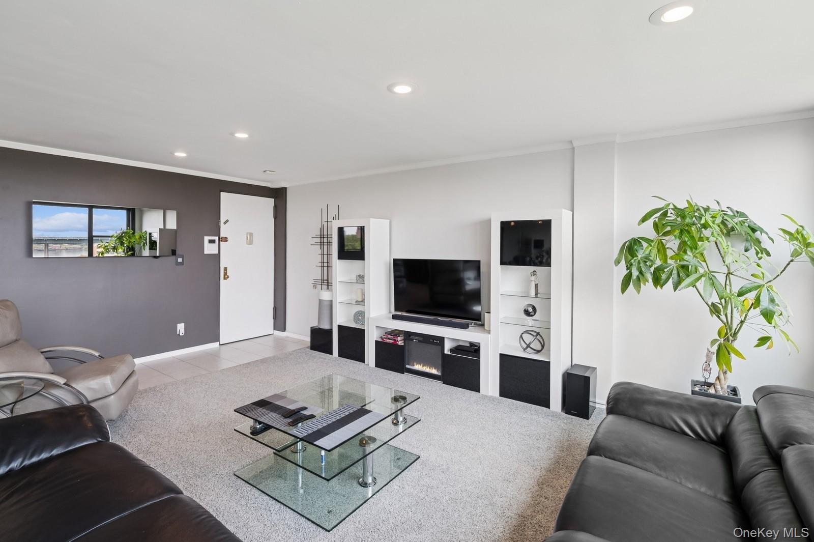 #4 photo, 162-40 9th Avenue, Beechhurst , NY 11357