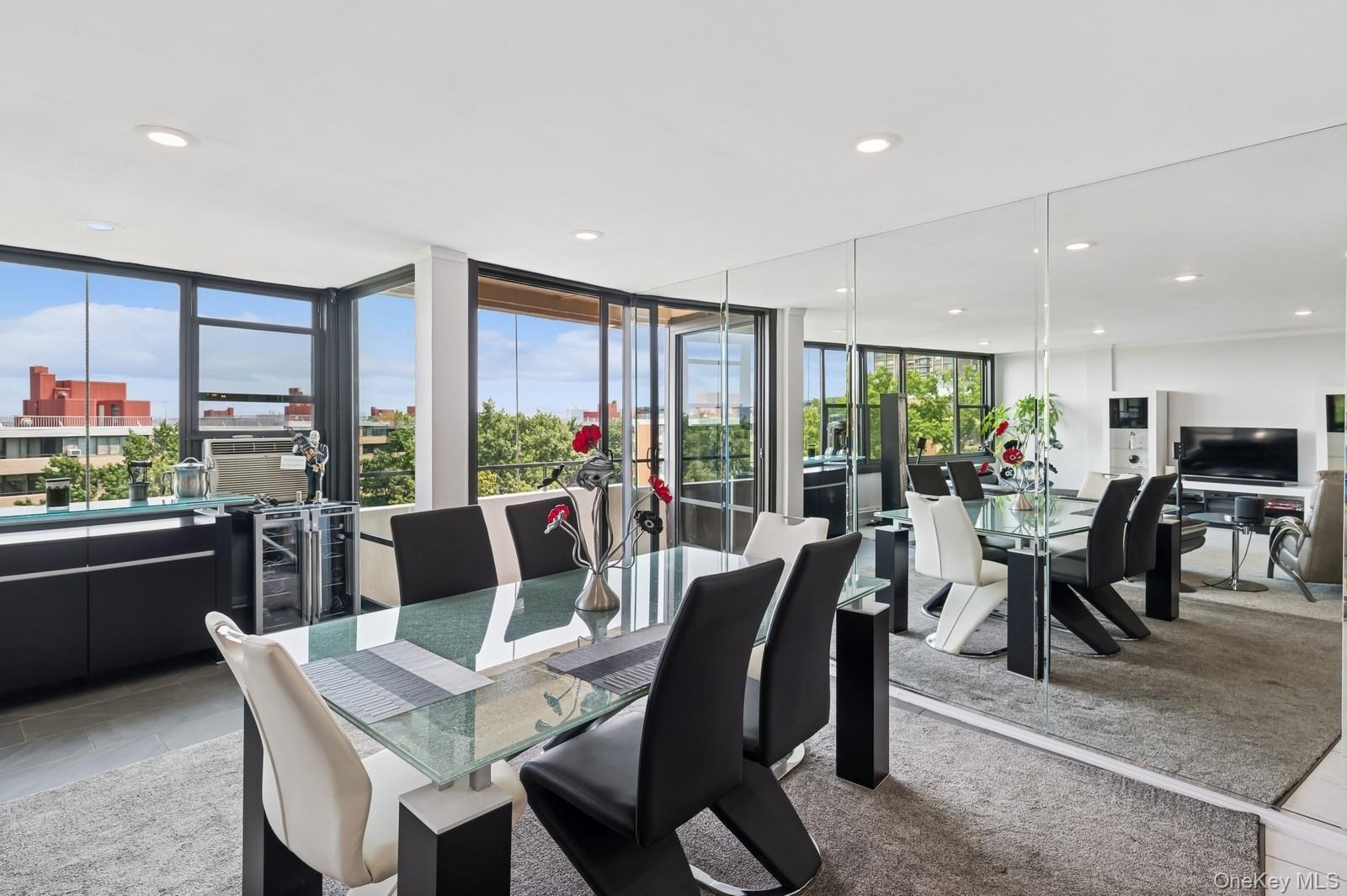 #8 photo, 162-40 9th Avenue, Beechhurst , NY 11357