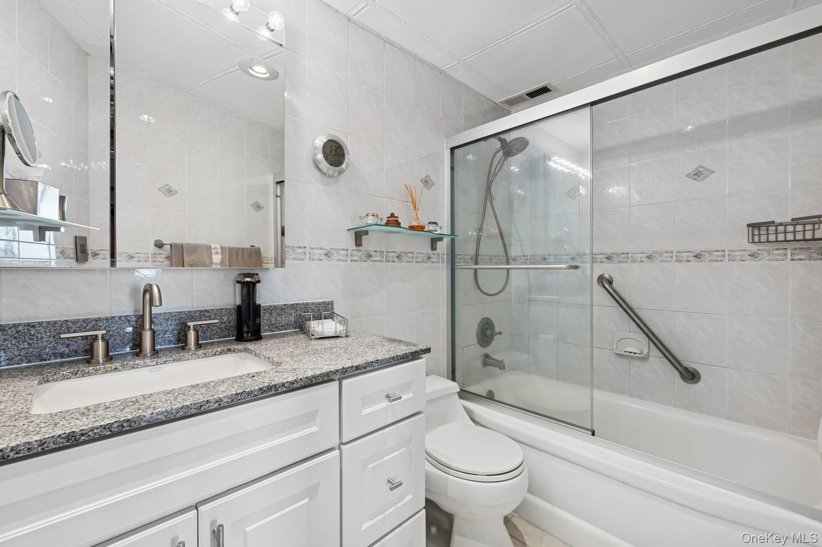 #9 photo, 162-40 9th Avenue, Beechhurst , NY 11357