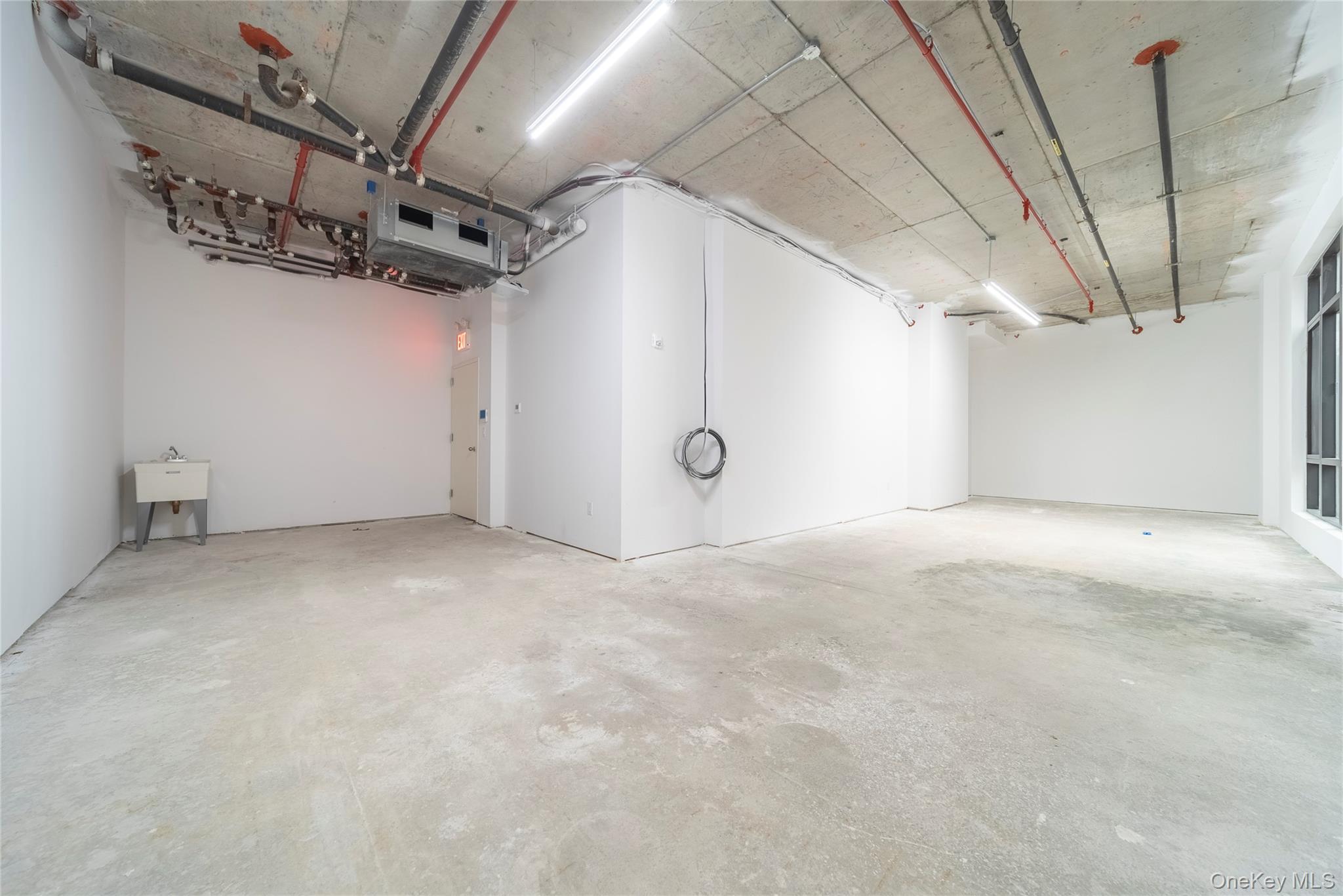 #3 photo, 124-28 Queens Boulevard, クイーンズ区 Kew Gardens , NY 11415