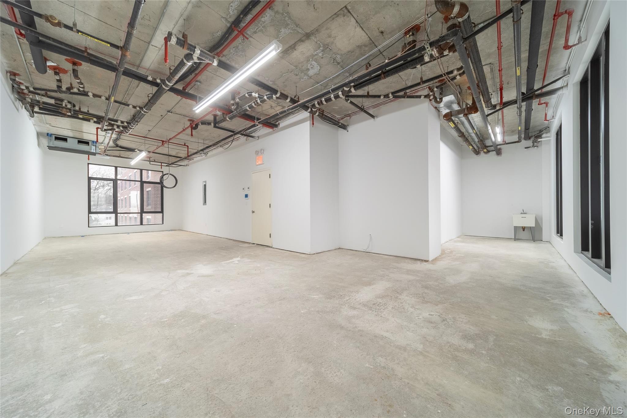 #3 photo, 124-28 Queens Boulevard, クイーンズ区 Kew Gardens , NY 11415