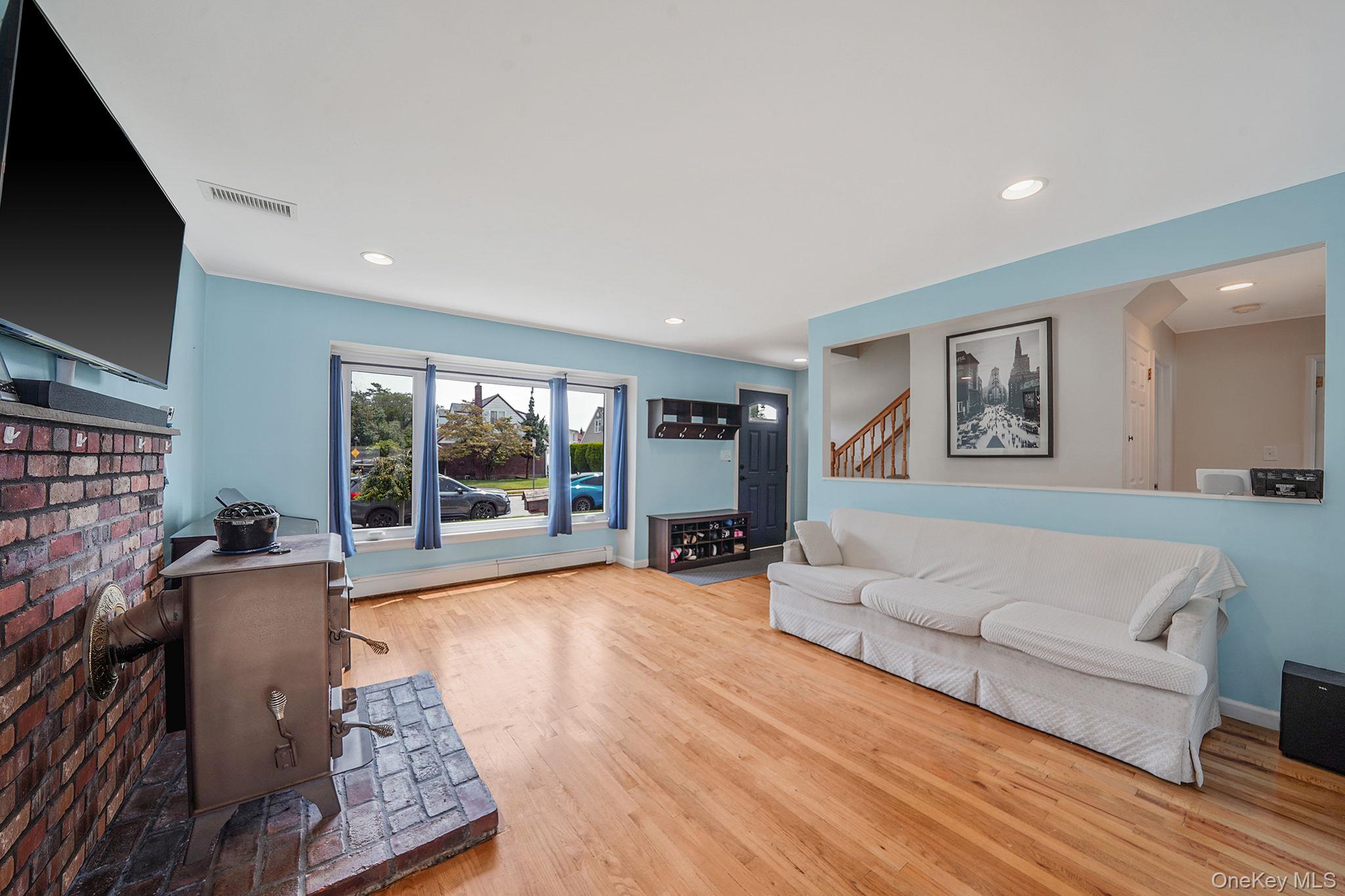 #7 photo, 76 Bellmore Road, East Meadow , NY 11554