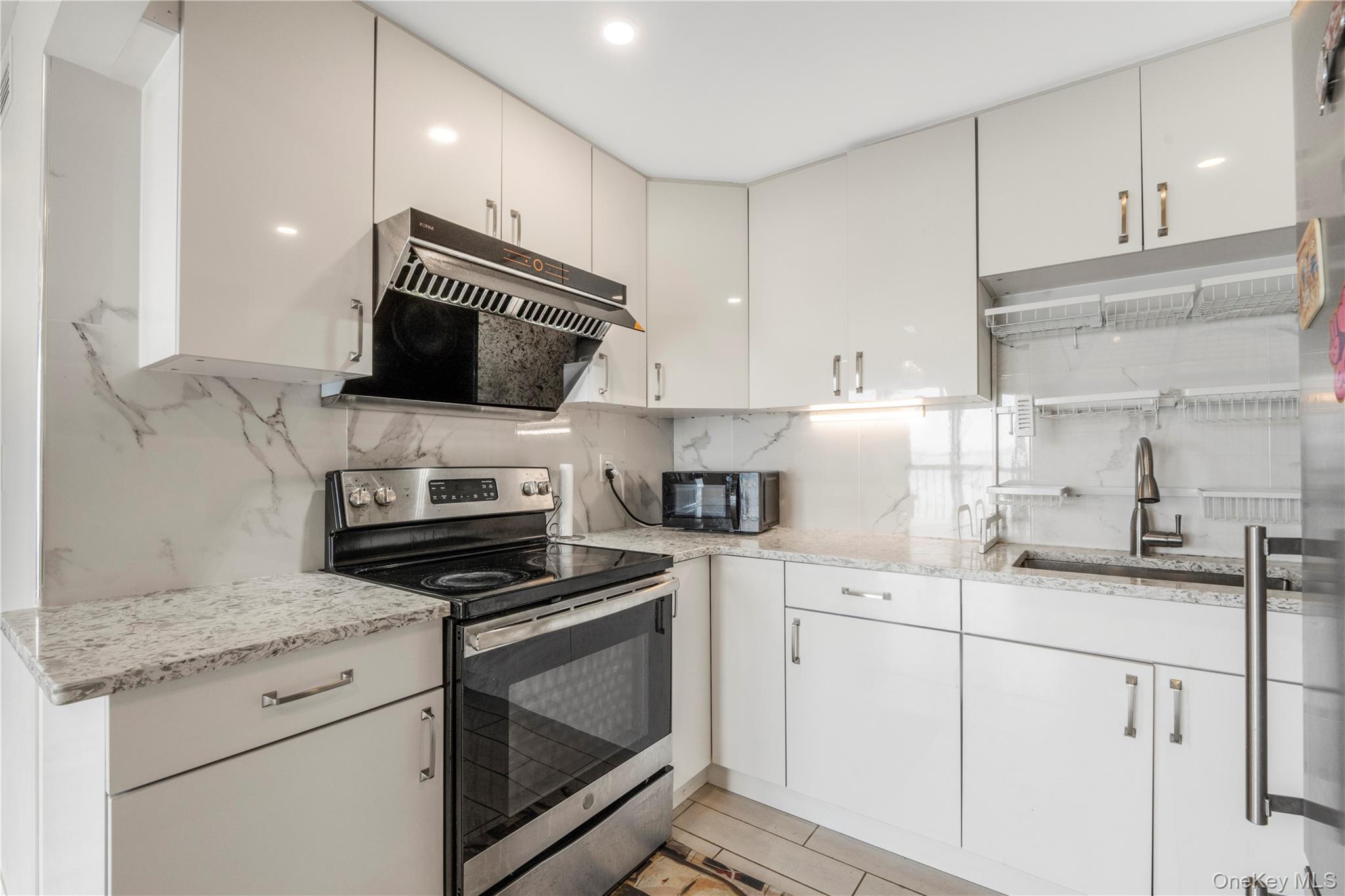 #4 photo, 5-24 115th Street, クイーンズ区 College Point , NY 11356