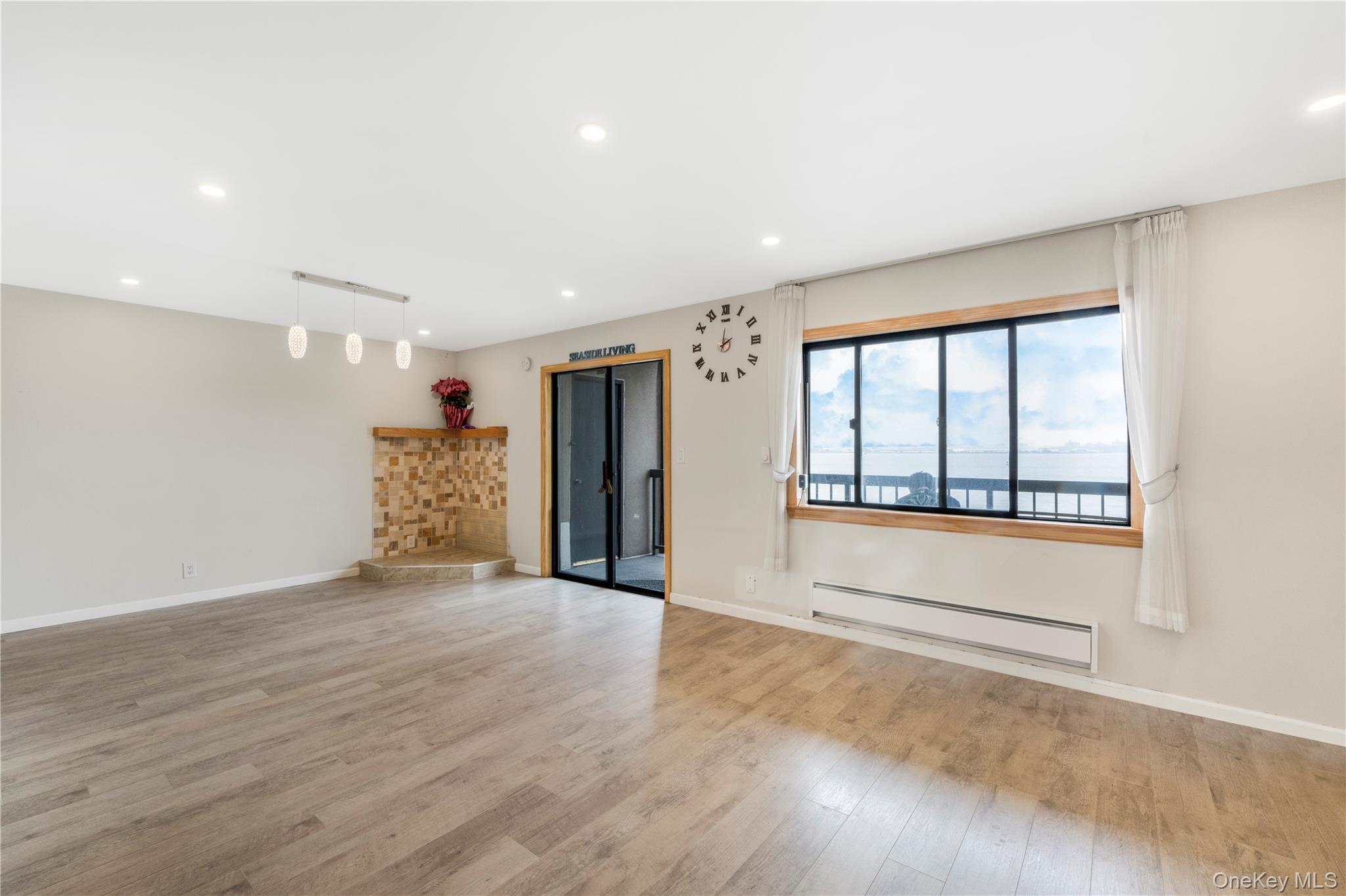 #6 photo, 5-24 115th Street, クイーンズ区 College Point , NY 11356