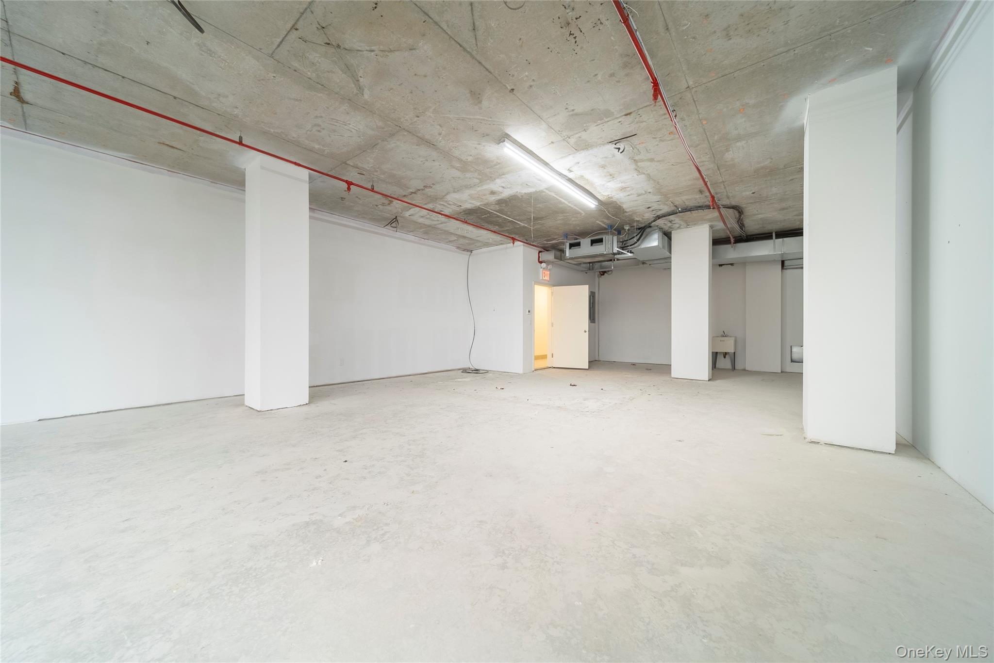 #5 photo, 124-28 Queens Boulevard, クイーンズ区 Kew Gardens , NY 11415