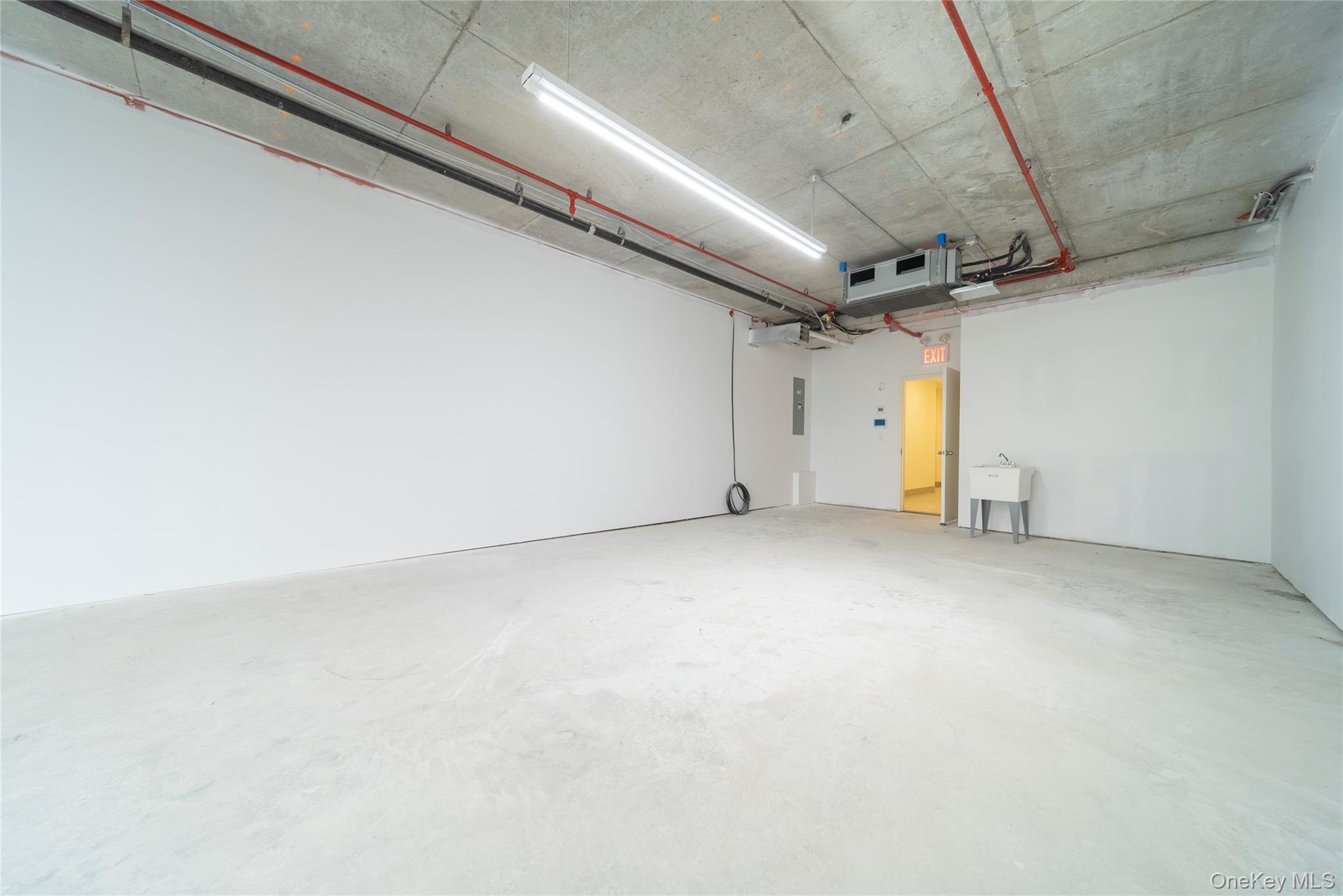 #2 photo, 124-28 Queens Boulevard, クイーンズ区 Kew Gardens , NY 11415