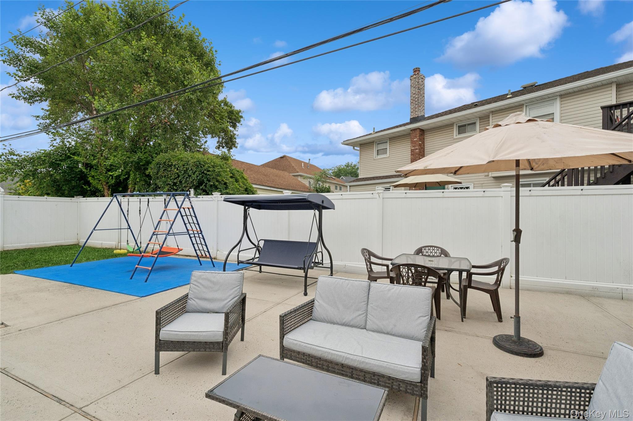 #19 photo, 33 Newport Road, Island Park , NY 11558