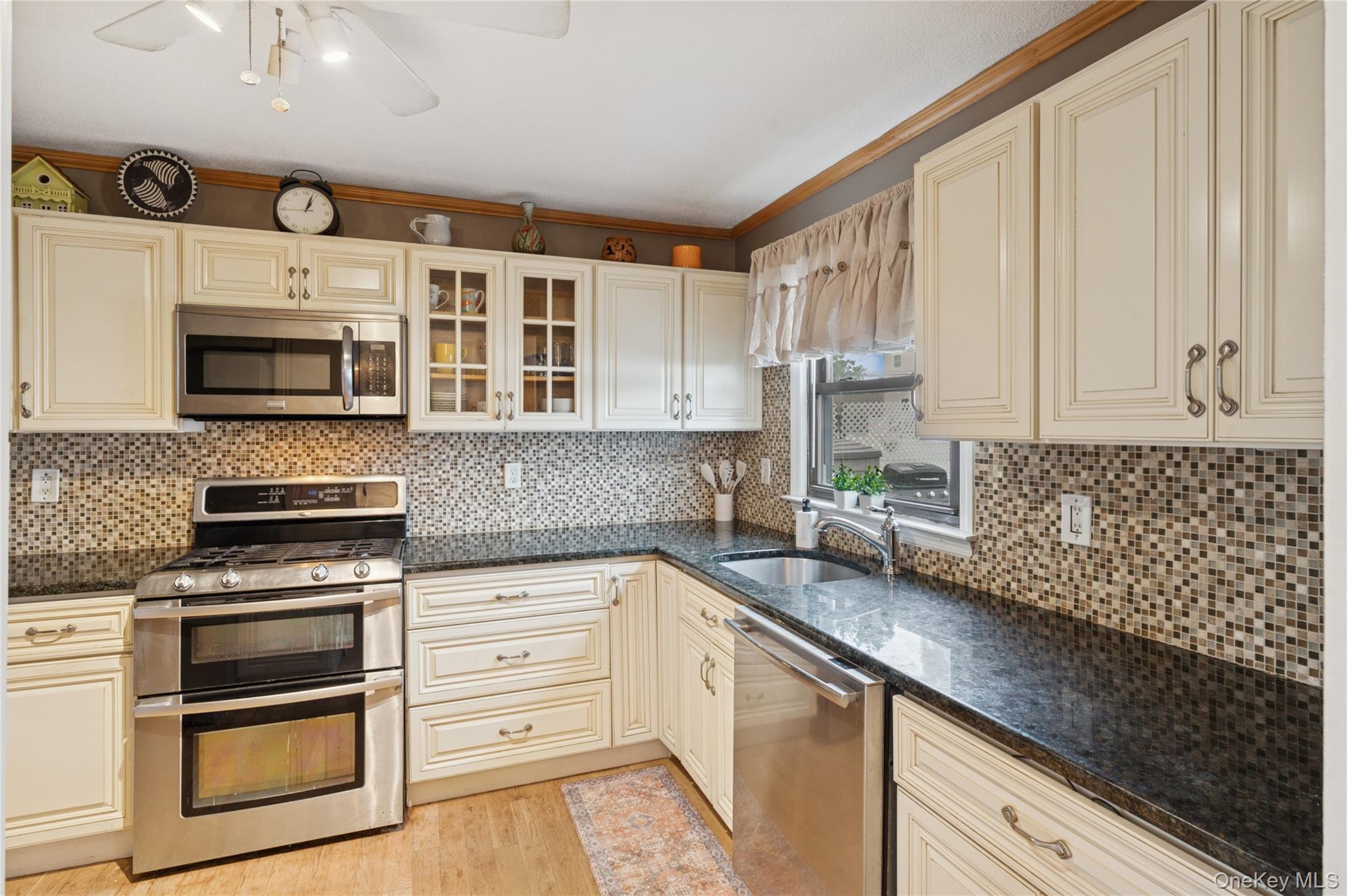 #7 photo, 33 Newport Road, Island Park , NY 11558