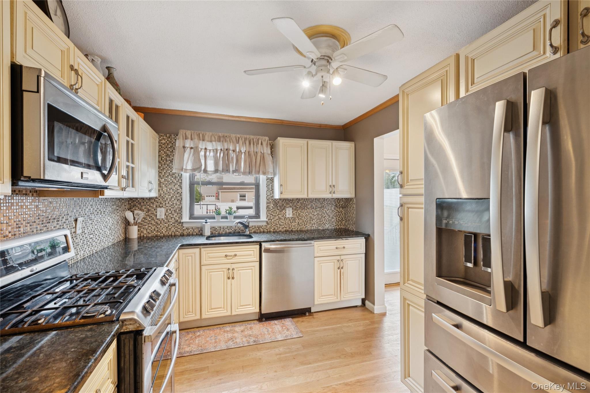 #8 photo, 33 Newport Road, Island Park , NY 11558