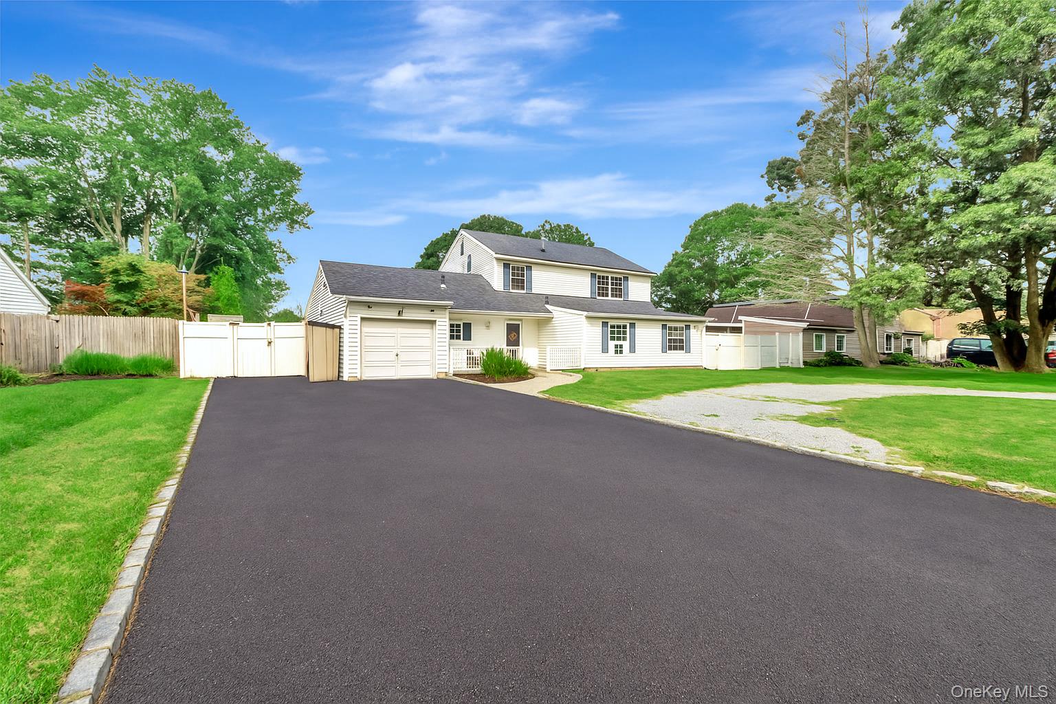 #1 photo, 10 Matsunaye Drive, Medford , NY 11763