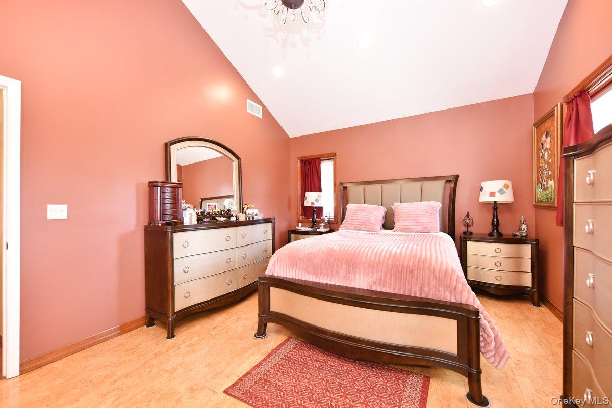 #16 photo, 385 Oceanside Parkway, Oceanside , NY 11572