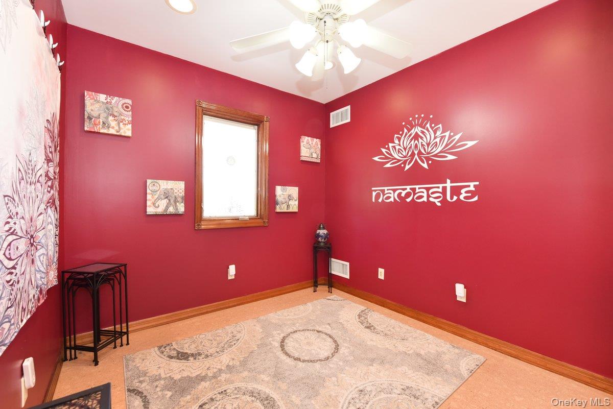 #20 photo, 385 Oceanside Parkway, Oceanside , NY 11572