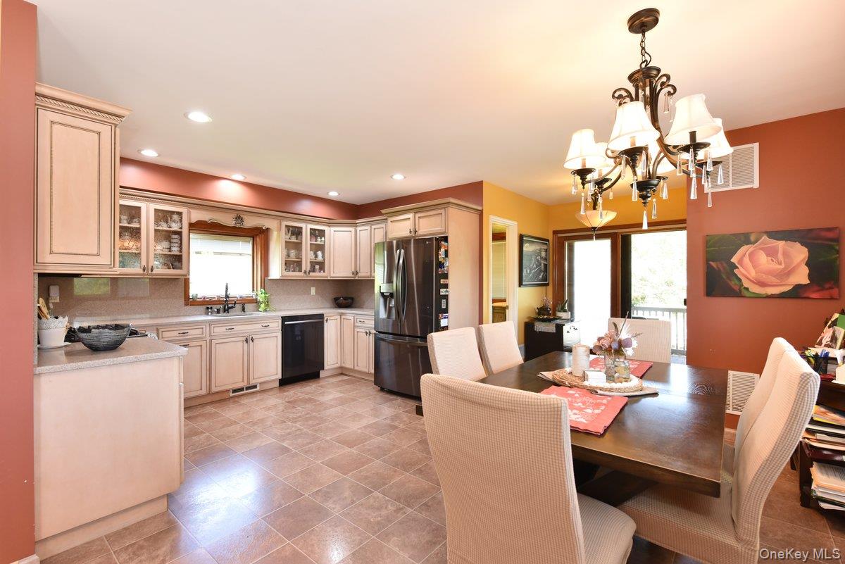 #9 photo, 385 Oceanside Parkway, Oceanside , NY 11572