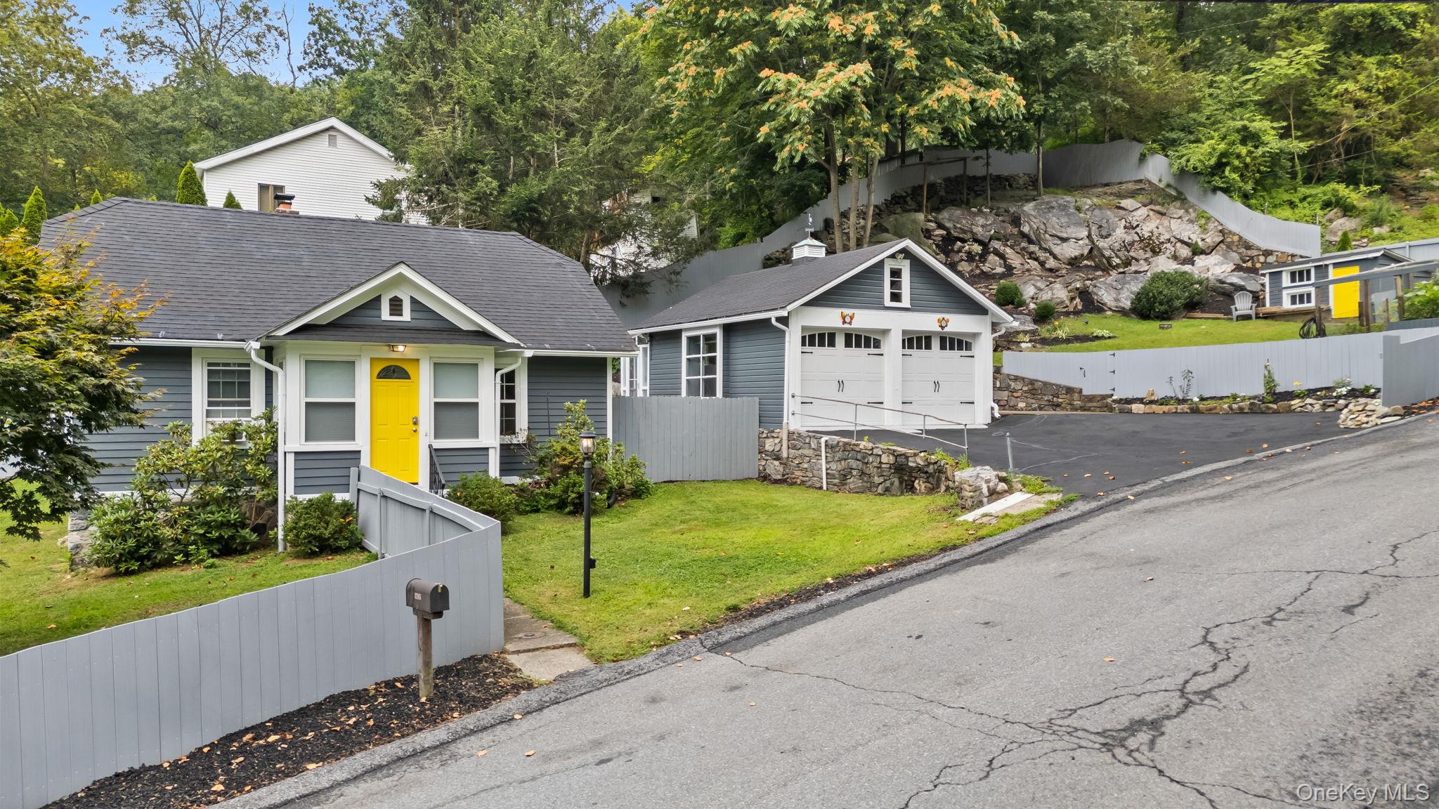 #1 photo, 3785 Perry Street, Jefferson Valley , NY 10535