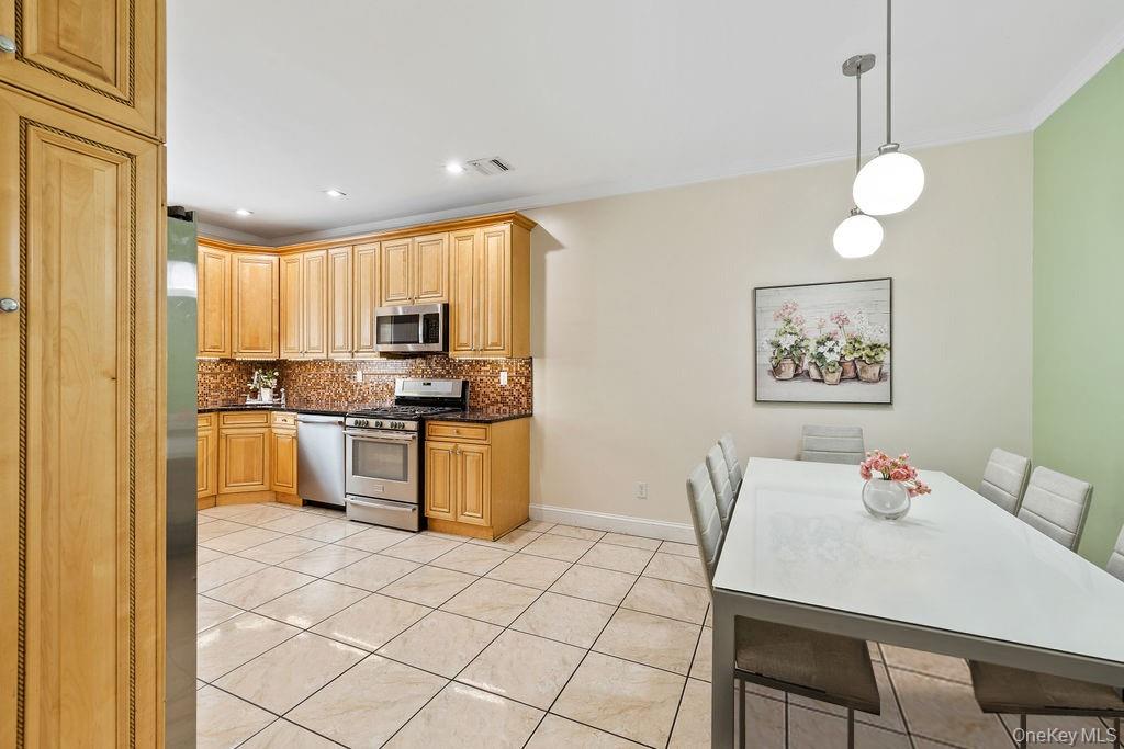 #12 photo, 1113 Parkview Drive, Spring Valley , NY 10977