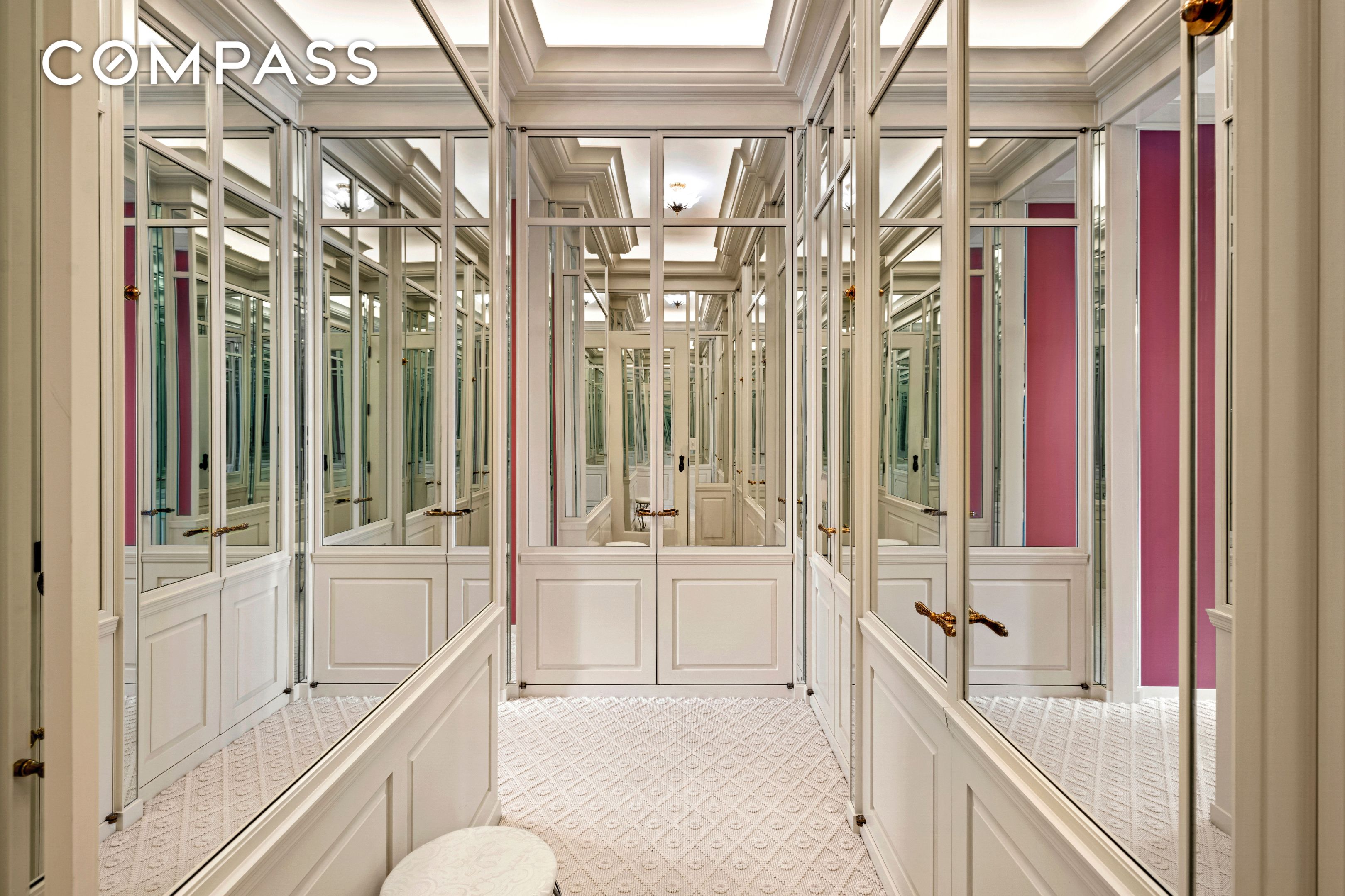 #12 photo, 1 Central Park S, マンハッタン Central Park South , NY 10019